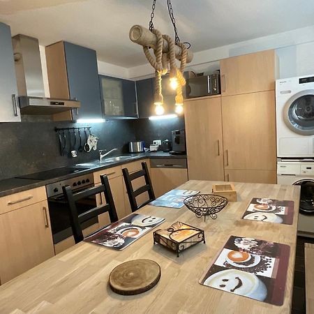 Messe-Apartment, 4 Schlafzimmer, 80 Qm, Garten - 6 Km Zur Messe, Verkehrsguenstig, Ruhig, Parkplaetze Нюрнберг Екстериор снимка