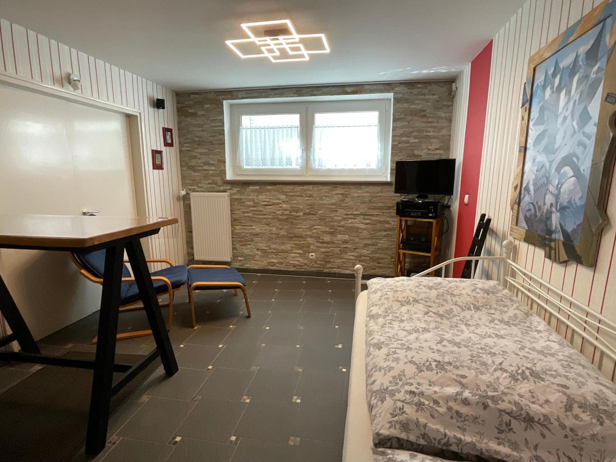 Messe-Apartment, 4 Schlafzimmer, 80 Qm, Garten - 6 Km Zur Messe, Verkehrsguenstig, Ruhig, Parkplaetze Нюрнберг Екстериор снимка